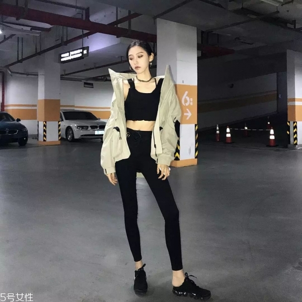 女生羽絨服怎么搭配好看 羽絨服搭配技巧 女生羽絨服怎么搭配好看 羽絨服搭配技巧