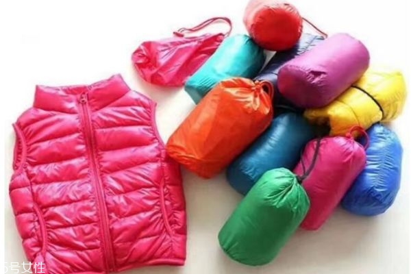 10款大毛領(lǐng)羽絨服搭配圖片 冬天也要做仙女 10款大毛領(lǐng)羽絨服搭配圖片 冬天也要做仙女