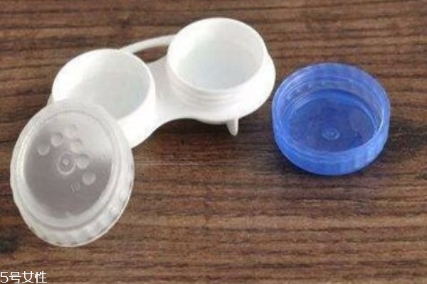 新手怎么戴隱形眼鏡快 5秒學(xué)會(huì)戴隱形 新手怎么戴隱形眼鏡快 5秒學(xué)會(huì)戴隱形