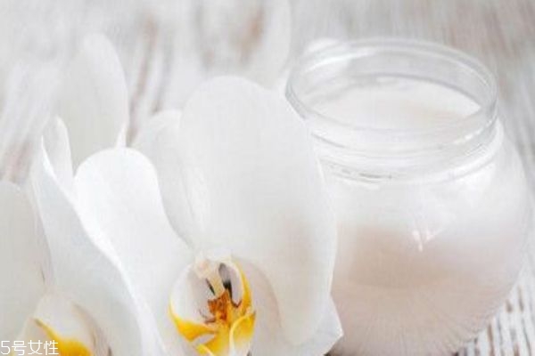 面部角質(zhì)多久去一次 教你如何自制去角質(zhì) 面部角質(zhì)多久去一次 教你如何自制去角質(zhì)