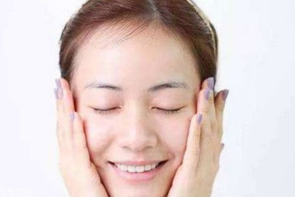 面部角質(zhì)多久去一次 教你如何自制去角質(zhì) 面部角質(zhì)多久去一次 教你如何自制去角質(zhì)