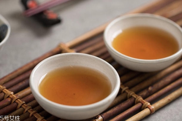 紹興黃酒什么顏色 邊緣色偏黃 紹興黃酒什么顏色 邊緣色偏黃