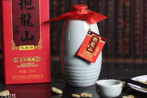 黃酒干型和半干型區(qū)別 黃酒干型半干型哪個(gè)好 黃酒干型和半干型區(qū)別 黃酒干型半干型哪個(gè)好