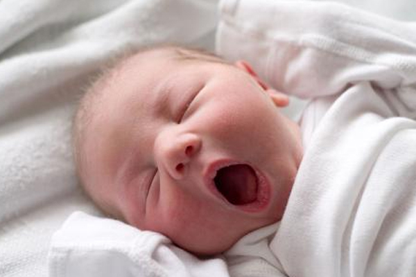 怎樣給寶寶剪指甲最好有哪些技巧 怎樣給寶寶剪指甲最好有哪些技巧