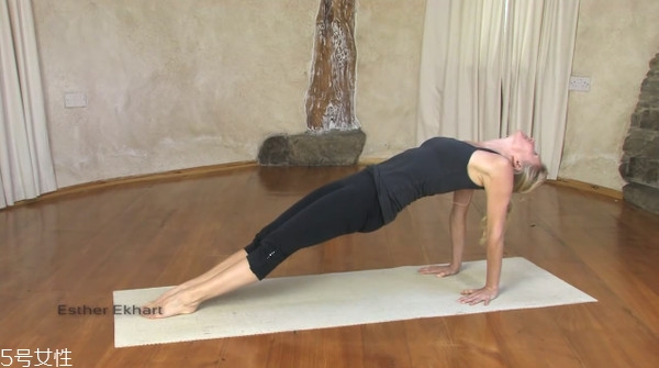 手臂粗如何減 6招擁有纖細(xì)緊致手臂