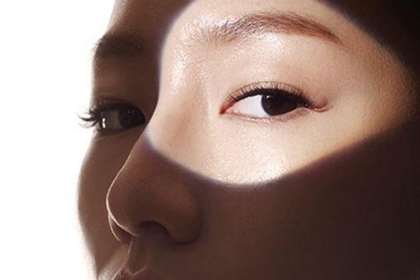 化妝水需要避開眼部嗎 溫和不刺激化妝水推薦 化妝水需要避開眼部嗎 溫和不刺激化妝水推薦