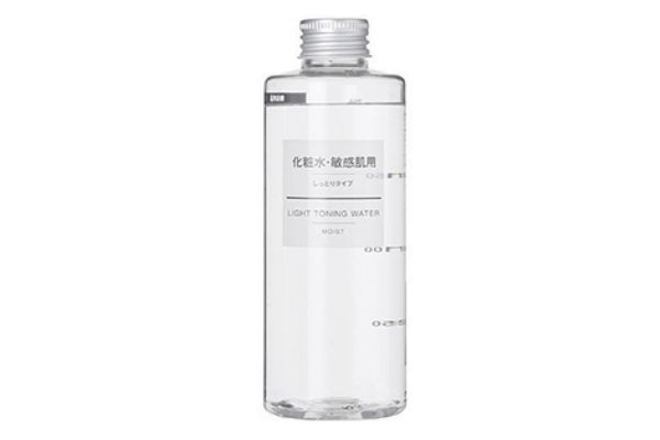 化妝水需要避開眼部嗎 溫和不刺激化妝水推薦 化妝水需要避開眼部嗎 溫和不刺激化妝水推薦