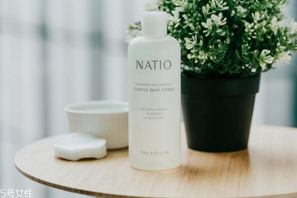 能不能用純露代替化妝水 怎樣辨別純露真假 能不能用純露代替化妝水 怎樣辨別純露真假