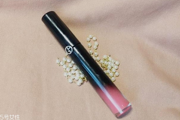 阿瑪尼黑管501是什么色 阿瑪尼黑管501沾杯嗎 阿瑪尼黑管501是什么色 阿瑪尼黑管501沾杯嗎