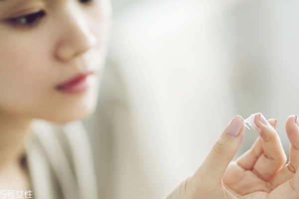 眼霜怎么擦效果最好 這樣擦預(yù)防魚尾紋 眼霜怎么擦效果最好 這樣擦預(yù)防魚尾紋