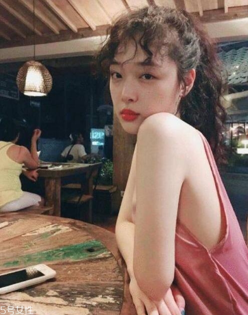 羊毛卷怎么卷 羊毛卷發(fā)型圖片 羊毛卷怎么卷 羊毛卷發(fā)型圖片