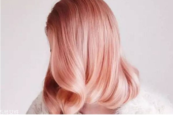 玫瑰金是什么顏色頭發(fā) 玫瑰金顏色頭發(fā)圖片 玫瑰金是什么顏色頭發(fā) 玫瑰金顏色頭發(fā)圖片