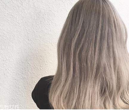 玫瑰金是什么顏色頭發(fā) 玫瑰金顏色頭發(fā)圖片 玫瑰金是什么顏色頭發(fā) 玫瑰金顏色頭發(fā)圖片