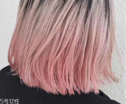 玫瑰金是什么顏色頭發(fā) 玫瑰金顏色頭發(fā)圖片 玫瑰金是什么顏色頭發(fā) 玫瑰金顏色頭發(fā)圖片