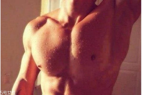 圓肩駝背怎么矯正 教你如何矯正圓肩駝背 圓肩駝背怎么矯正 教你如何矯正圓肩駝背