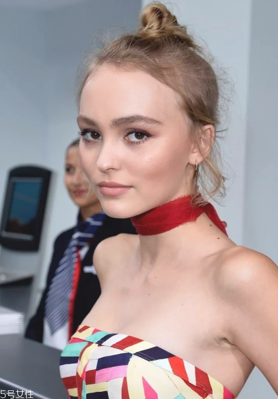 圓肩駝背怎么矯正 教你如何矯正圓肩駝背 圓肩駝背怎么矯正 教你如何矯正圓肩駝背