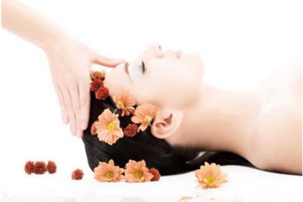 按摩也能美發(fā)，教你簡單按摩法子