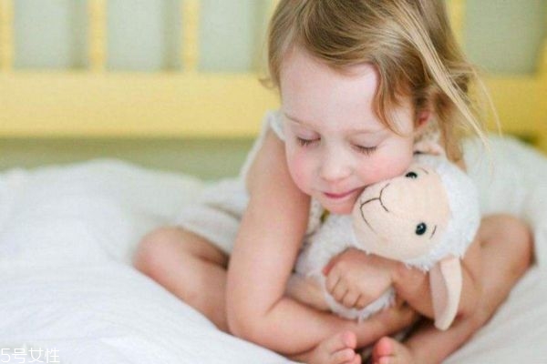 寶寶睡覺(jué)打鼾是怎么回事怎么辦 寶寶睡覺(jué)打鼾是怎么回事怎么辦