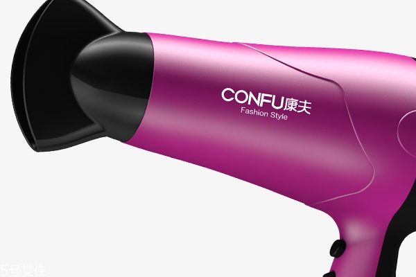 吹風(fēng)機(jī)對人體有害嗎 輻射小到忽略不計(jì)