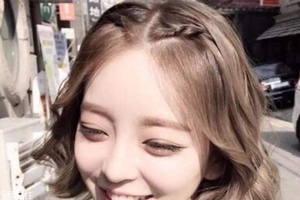 染什么顏色頭發(fā)顯年輕 4款發(fā)色讓你白兩度 染什么顏色頭發(fā)顯年輕 4款發(fā)色讓你白兩度