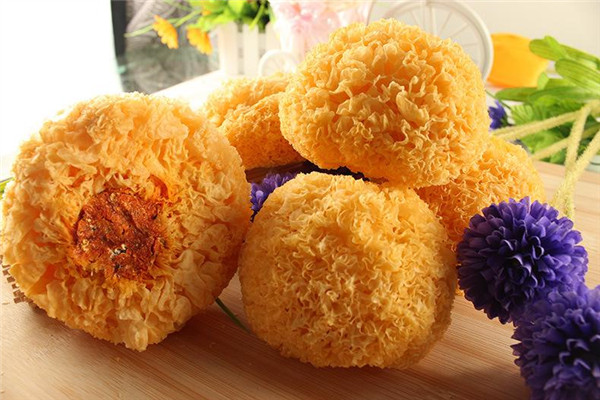 白木耳和黑木耳哪個(gè)營養(yǎng) 功效各不同 白木耳和黑木耳哪個(gè)營養(yǎng) 功效各不同