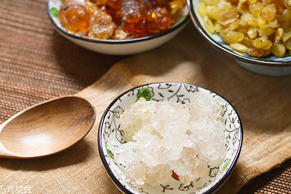 雪燕和燕窩口感一樣嗎 兩者都有蛋白的腥味 雪燕和燕窩口感一樣嗎 兩者都有蛋白的腥味