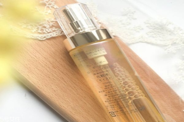 cpb日乳清爽滋潤(rùn)區(qū)分 cpb日乳好用嗎 cpb日乳清爽滋潤(rùn)區(qū)分 cpb日乳好用嗎