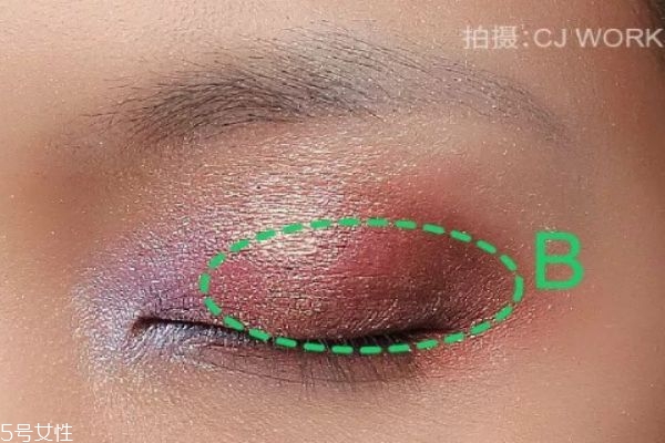 韓版吸血鬼妝容的畫(huà)法 吸血鬼妝教程