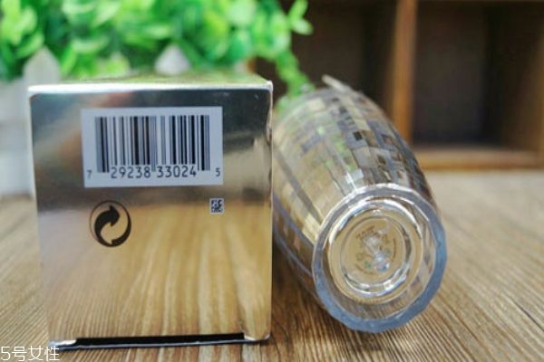 cpb手榴彈精華好用嗎 號(hào)稱除了貴沒有別的缺點(diǎn)的肌底液 cpb手榴彈精華好用嗎 號(hào)稱除了貴沒有別的缺點(diǎn)的肌底液