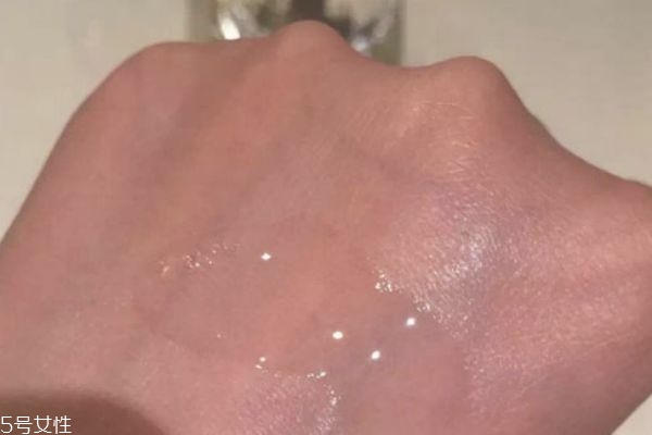 cpb手榴彈精華好用嗎 號(hào)稱除了貴沒有別的缺點(diǎn)的肌底液 cpb手榴彈精華好用嗎 號(hào)稱除了貴沒有別的缺點(diǎn)的肌底液