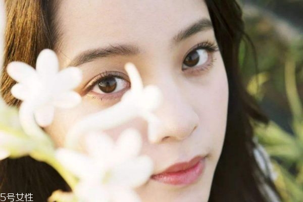 怎么畫(huà)少女妝 清新學(xué)生妝容畫(huà)法 怎么畫(huà)少女妝 清新學(xué)生妝容畫(huà)法