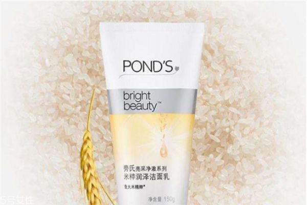 潔面啫喱和洗面奶區(qū)別 教你洗面奶如何選怎么用 潔面啫喱和洗面奶區(qū)別 教你洗面奶如何選怎么用