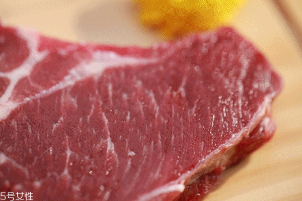 上腦牛排是哪個(gè)部位 油脂豐富的牛背脊 上腦牛排是哪個(gè)部位 油脂豐富的牛背脊