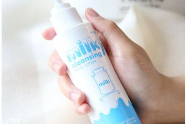 卸妝乳可以卸粉底液嗎 卸妝乳的功效 卸妝乳可以卸粉底液嗎 卸妝乳的功效