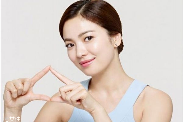 精華液使用多長時(shí)間 精華液一定要趁早用