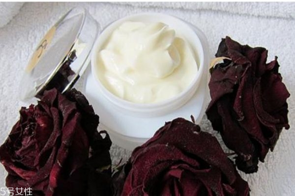 去黑頭的方法有哪些 最好去黑頭方法 去黑頭的方法有哪些 最好去黑頭方法