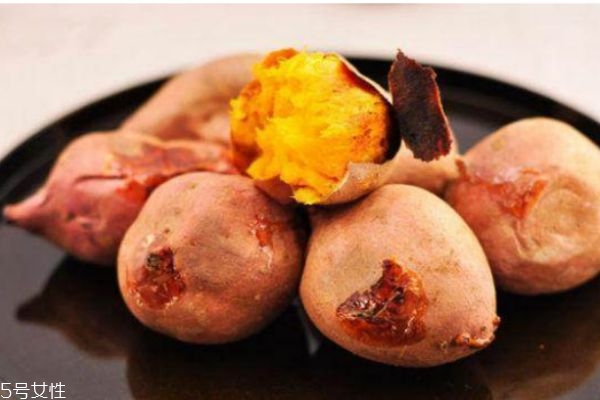 烤紅薯會(huì)致癌嗎 哪些人群不宜吃紅薯 烤紅薯會(huì)致癌嗎 哪些人群不宜吃紅薯