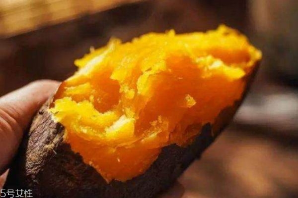 烤紅薯會(huì)致癌嗎 哪些人群不宜吃紅薯 烤紅薯會(huì)致癌嗎 哪些人群不宜吃紅薯