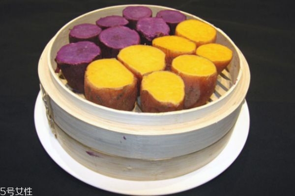 蒸紅薯要削皮嗎 蒸紅薯要開水還是冷水 蒸紅薯要削皮嗎 蒸紅薯要開水還是冷水