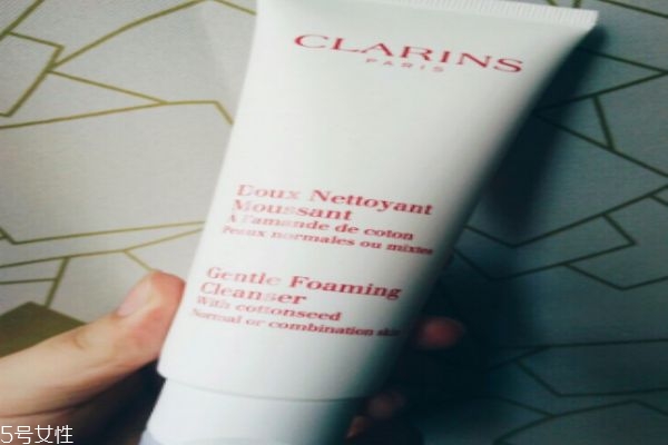 嬌韻詩(shī)棉花籽是皂基嗎 嬌韻詩(shī)棉花籽洗面奶的優(yōu)點(diǎn) 嬌韻詩(shī)棉花籽是皂基嗎 嬌韻詩(shī)棉花籽洗面奶的優(yōu)點(diǎn)