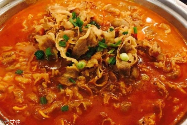 番茄肥牛金針菇的做法 教你怎么做出最好吃的下飯菜 番茄肥牛金針菇的做法 教你怎么做出最好吃的下飯菜