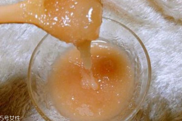 蜂蜜夏天也會(huì)結(jié)晶嗎 蜂蜜結(jié)晶了還能吃嗎 蜂蜜夏天也會(huì)結(jié)晶嗎 蜂蜜結(jié)晶了還能吃嗎