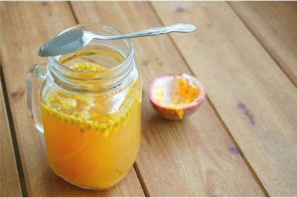 百香果腌蜂蜜保存多久 百香果蜂蜜檸檬水的做法