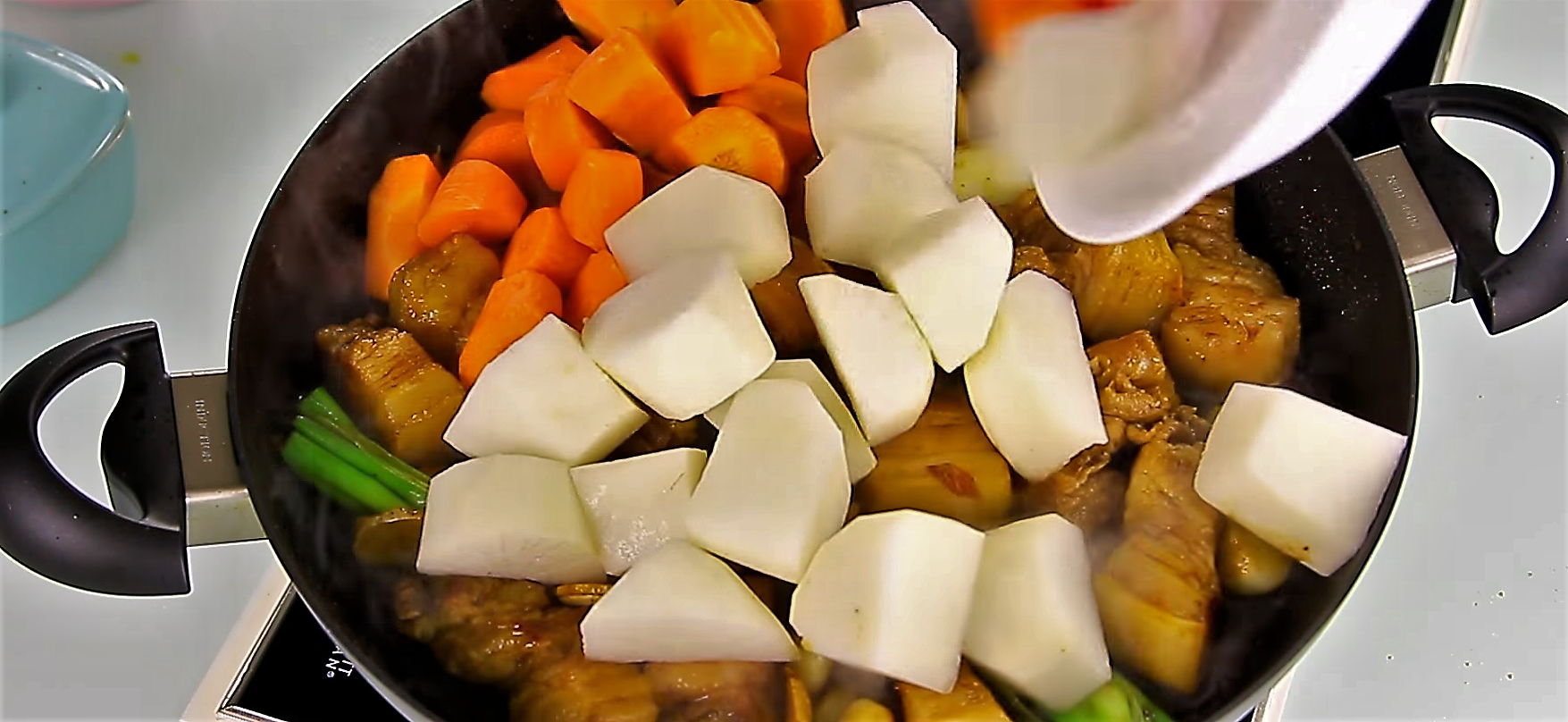 蘿卜燉肉的家常做法 煮出入口即化的鹵肉 蘿卜燉肉的家常做法 煮出入口即化的鹵肉