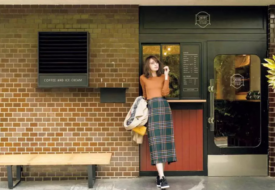 針織衫配什么裙子 針織衫與裙子搭配建議 針織衫配什么裙子 針織衫與裙子搭配建議