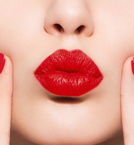 顯白的紅色系口紅 精選10款顯白紅色調(diào)唇膏 顯白的紅色系口紅 精選10款顯白紅色調(diào)唇膏
