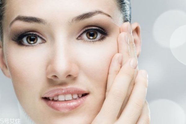 雅頓銀膠美白效果好嗎 雅頓銀膠使用時間 雅頓銀膠美白效果好嗎 雅頓銀膠使用時間