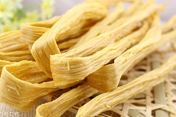 泡腐竹用什么水 溫水泡不會軟硬不均 泡腐竹用什么水 溫水泡不會軟硬不均