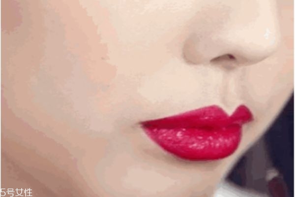 2018秋冬流行唇妝 2018秋冬彩妝 2018秋冬流行唇妝 2018秋冬彩妝