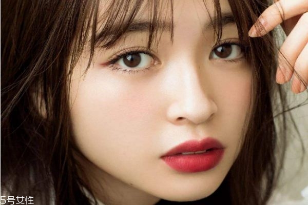 2018秋冬流行唇妝 2018秋冬彩妝 2018秋冬流行唇妝 2018秋冬彩妝